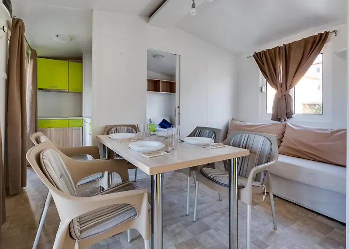 Apartman Mobilne Kucice Mery Bibinje