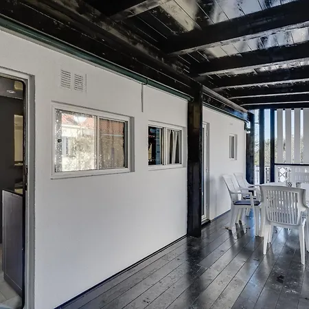 公寓 Mobilne Kucice Mery 比比涅